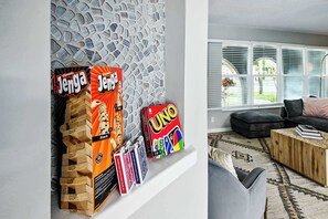 Games room - Tranquil Waterfront • Enclosed pool • Kayaks (Oakland Park)