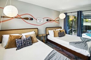 4 bedrooms, desk, iron/ironing board, travel crib