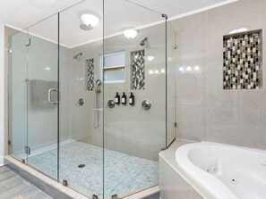 Hair dryer - Tiki bar • badminton • mini golf • heated pool! (Tampa)