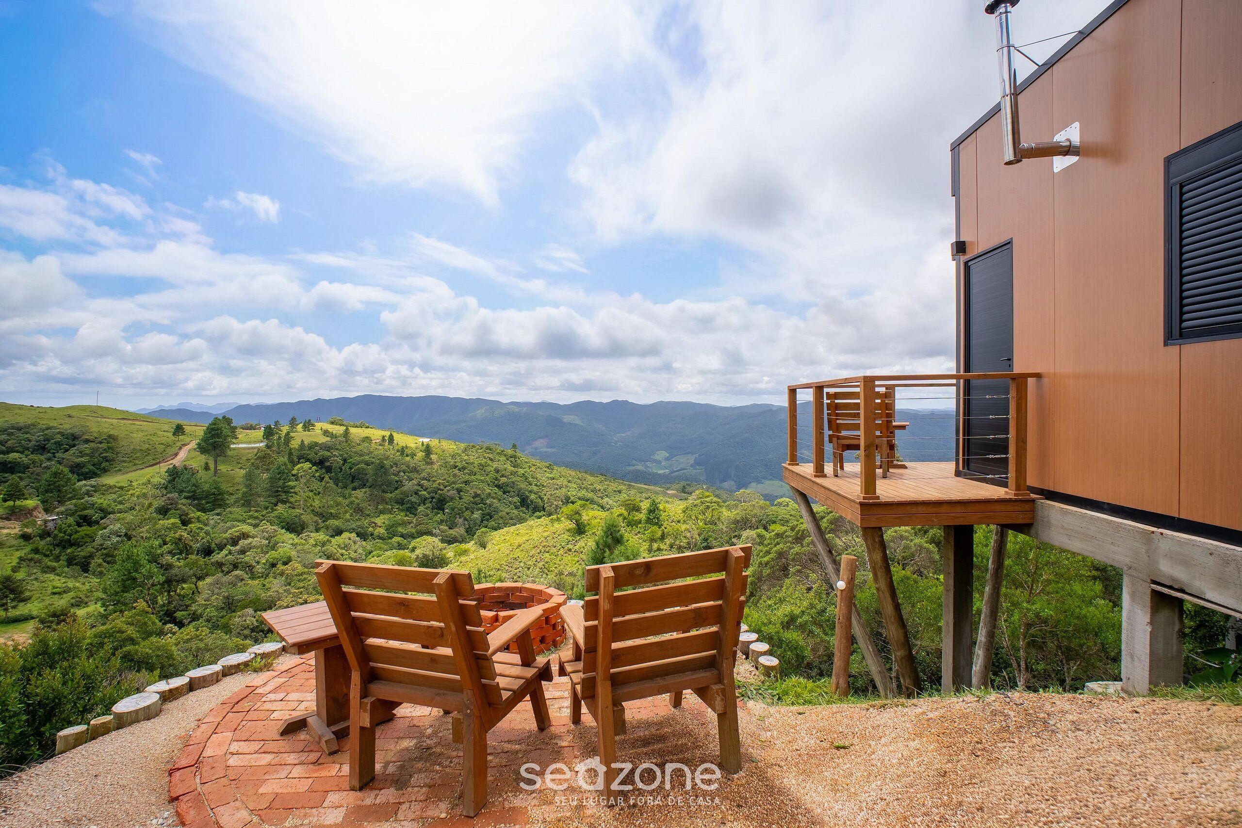 Basic Apartment | Outdoor dining