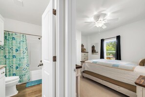 2 bedrooms, iron/ironing board, Internet, bed sheets