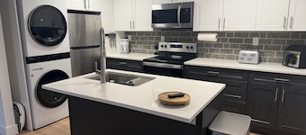 Apt 1 - Beautiful 2 Bedroom Suite Located in the Heart of Lillooet
