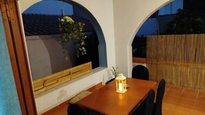 Outdoor dining - SteMaMaisonette (Afantou)