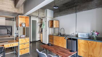 Fridge, stovetop, cookware/dishes/utensils