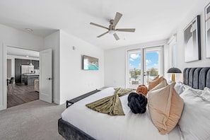 3 عدّة غرف نوم ومكواة/لوح كي وواي فاي مجانًا وملاءات أسرّة