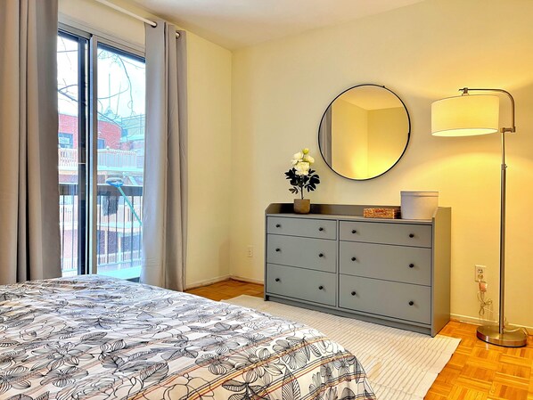 1 bedroom - Beau 3 ½ meublé, emplacement pratique à Montréal (Montréal)