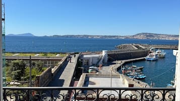 Comfort Quadruple Room, Sea View | Free WiFi, bed sheets