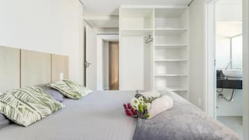 Family House, 2 Bedrooms, Pool View | Laptop workspace, free WiFi, bed sheets