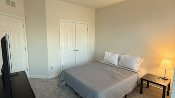 4 habitaciones, tabla de planchar con plancha, wifi y ropa de cama