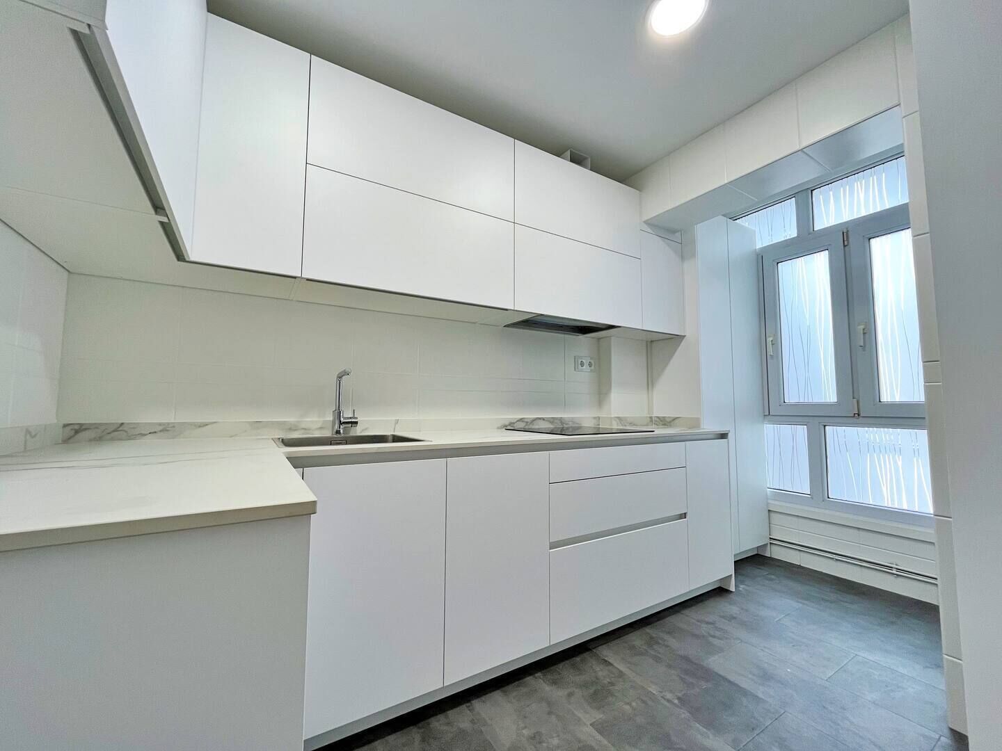 Mikrowelle, Ofen, Herdplatte, Geschirrspüler