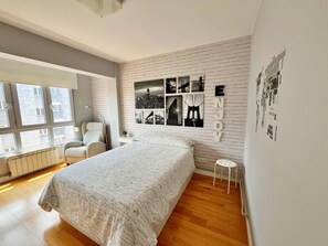1 Schlafzimmer, Bügeleisen/Bügelbrett, Bettwäsche