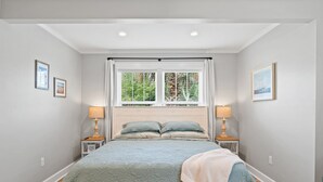 3 bedrooms, WiFi (free), bed sheets