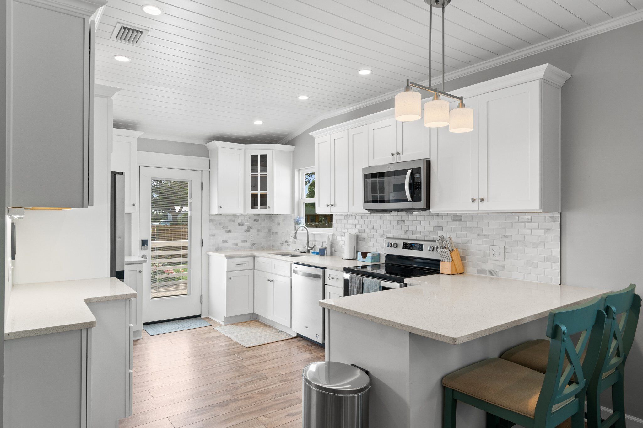 Mikroaaltouuni, uuni, liesi, astianpesukone