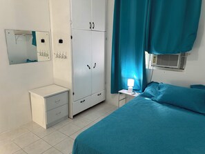 2 bedrooms, iron/ironing board, Internet, bed sheets