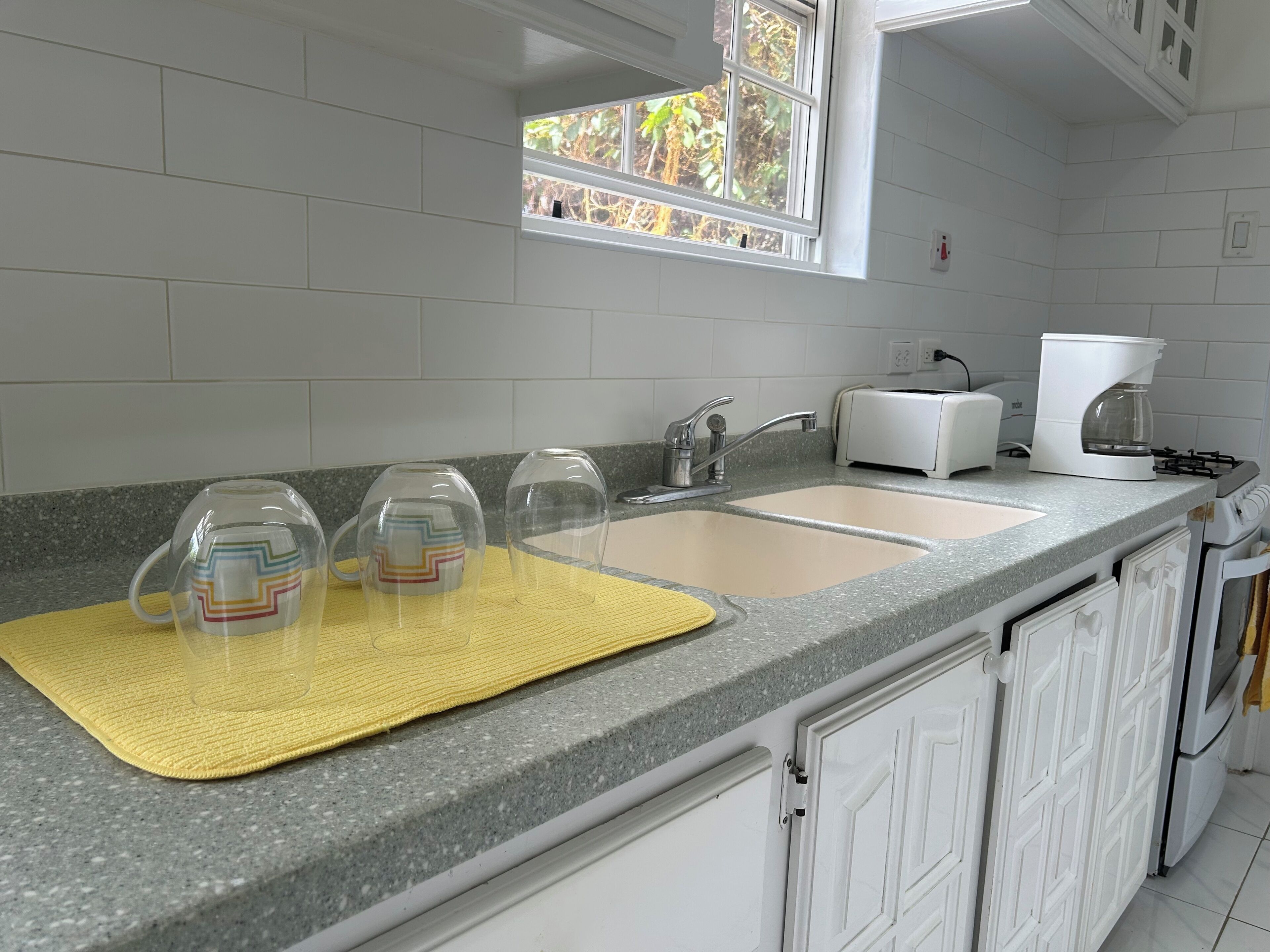 Micro-ondes, four, plaque de cuisson