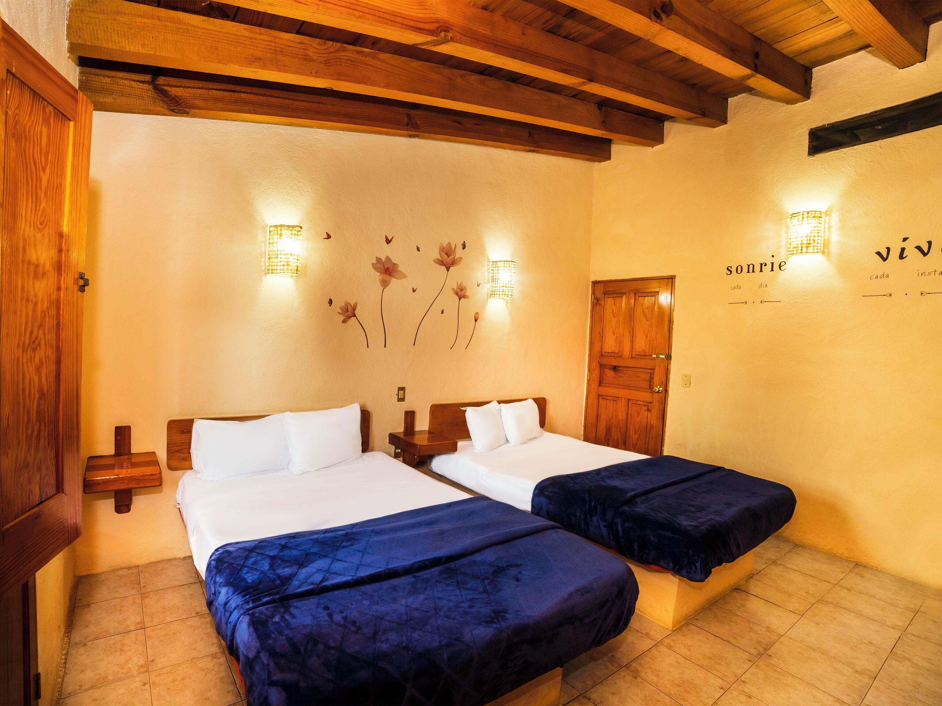 Phòng 4 | Truy cập Internet không dây miễn phí, bộ trải giường 