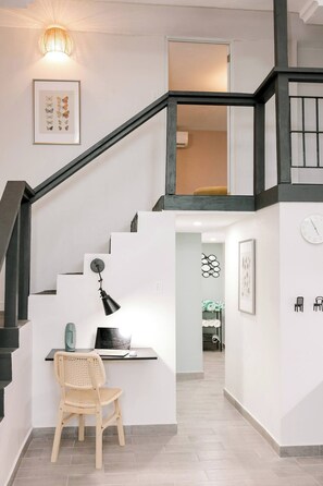 المنشأة من الداخل