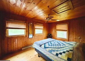 3 chambres, fer et planche à repasser