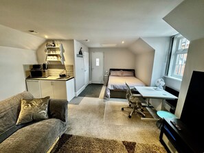 Desk, iron/ironing board, WiFi, bed sheets