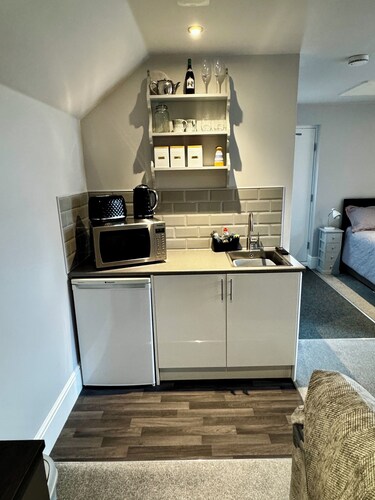 Modern Guest House in Devizes Quiet and Pleasant Location