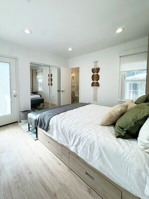 3 bedrooms, iron/ironing board, free WiFi, bed sheets - Stylish 3BR/3BA Oasis Near Century City - FH1 (Century city)