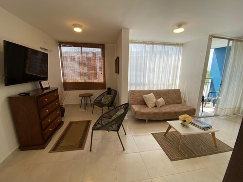 2-bedroom apartment in beautiful Barranquilla with AC, gym, 3 swimming pools