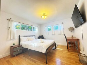 3 makuuhuonetta, silitysrauta/-lauta, Wi-Fi, vuodevaatteet