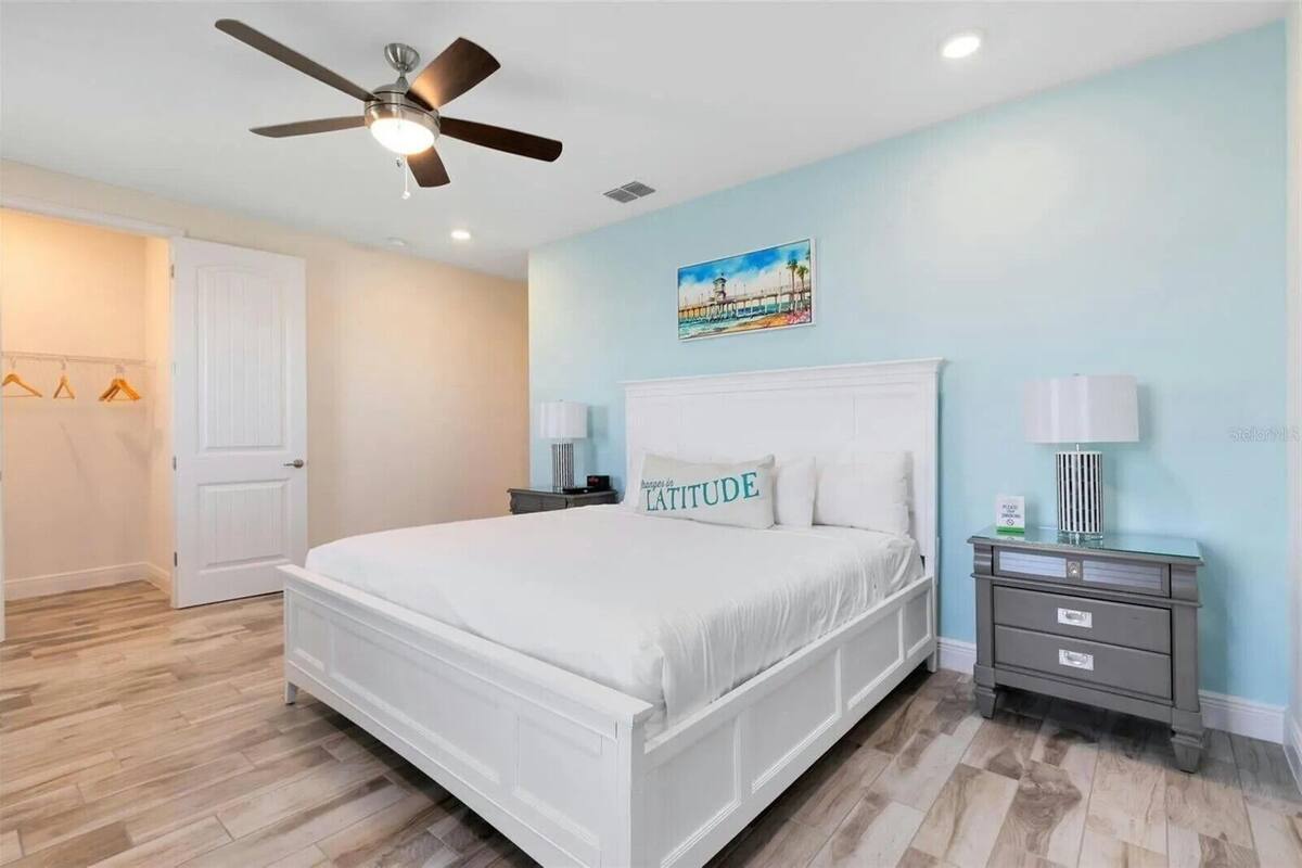 Family Cottage, Non Smoking, Lake View | In-room safe, blackout drapes, iron/ironing board, free WiFi