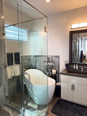 Shower, bidet, towels, soap