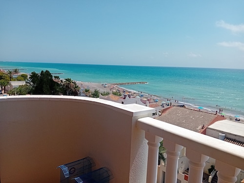 Panoramic views from its terrace. Ideal to disconnect with your partner or family
