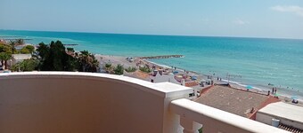 Panoramic views from its terrace. Ideal to disconnect with your partner or family