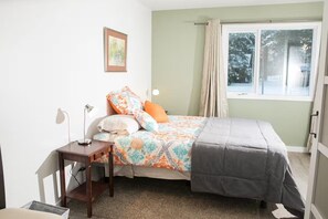 2 habitaciones, tabla de planchar con plancha, internet y ropa de cama 