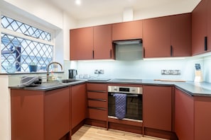 Refrigerador, microondas, horno, lavavajillas