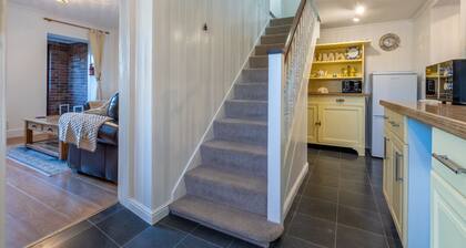 1 Paynes Cottage by East Ruston Cottages