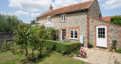 Sunny Cottage by East Ruston Cottages