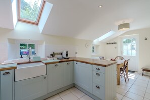 Réfrigérateur, micro-ondes, four, lave-vaisselle