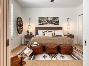 5 bedrooms, desk, travel crib, WiFi - Luxe Resort | Heated Pool+Spa | 5 Bedrooms (Scottsdale)