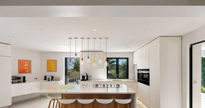Microwave, stovetop, dishwasher - La Villa rose, swimming pool, table soccer, table tennis, Super Cannes (Vallauris)