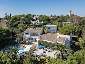 Exterior - La Villa rose, swimming pool, table soccer, table tennis, Super Cannes (Vallauris)