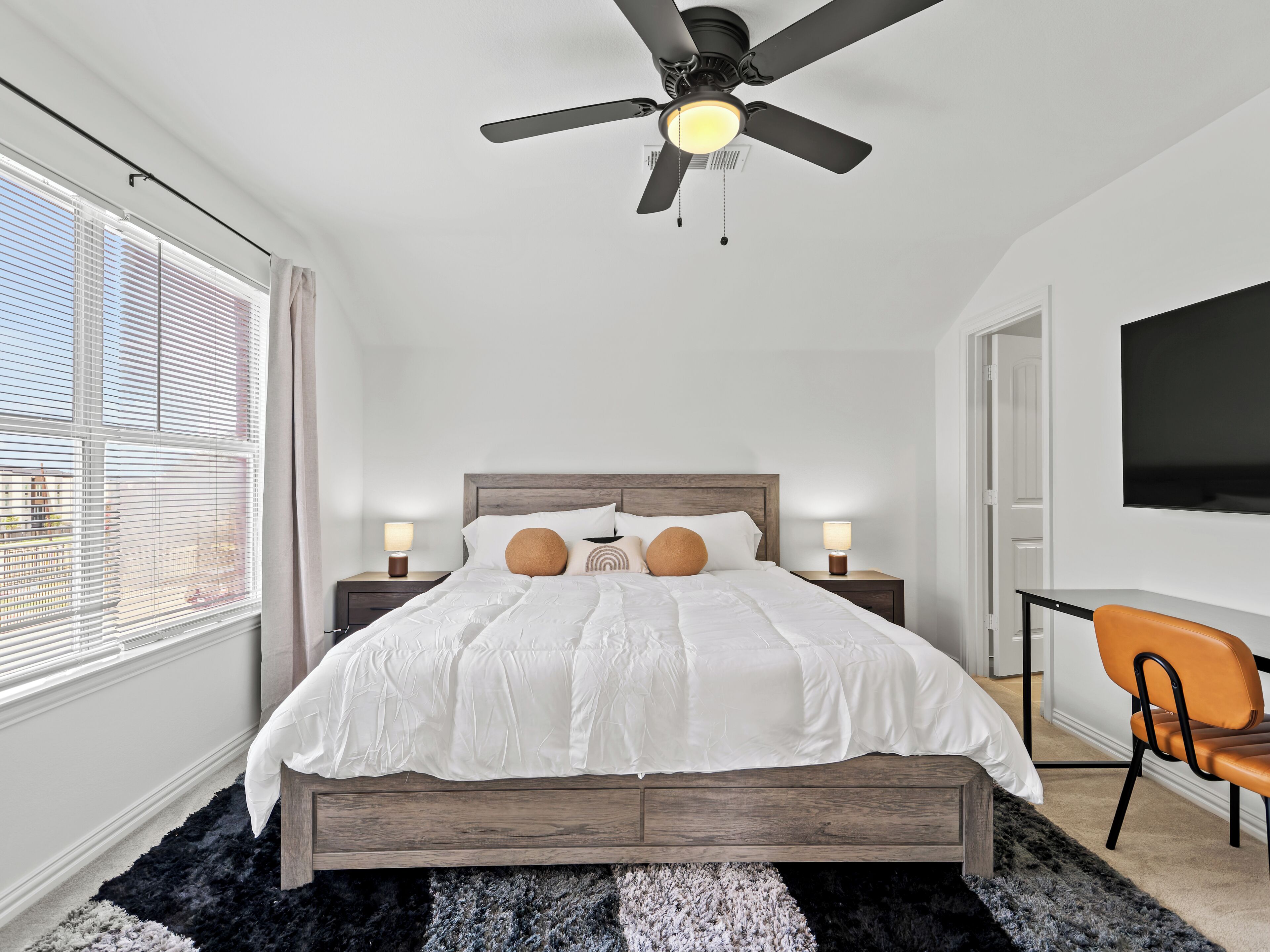 3 bedrooms, desk, iron/ironing board, WiFi