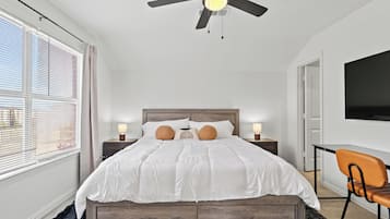 3 bedrooms, desk, iron/ironing board, WiFi