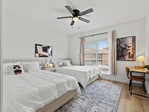 3 bedrooms, desk, iron/ironing board, WiFi