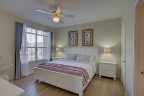 1 bedroom, iron/ironing board, WiFi, bed sheets - Serenity Pool Side Cozy 1-bedroom condo in lovely Clearwater - AC; fitness room (Clearwater)