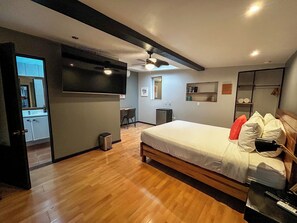 Deluxe Double Room, 1 Double Bed, Private Bathroom | Free WiFi, bed sheets