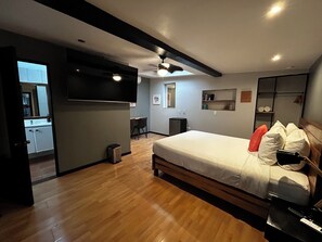 Deluxe Double Room, 1 Double Bed, Private Bathroom | Free WiFi