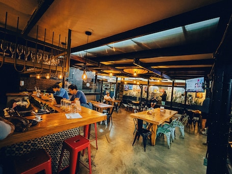 Restaurant. Viajero San José Hostel