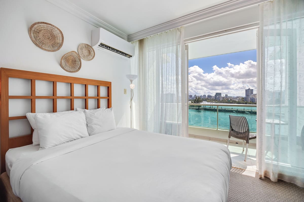 WiFi (free), bed sheets