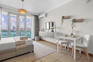 Studio, balcon, vue mer | Wi-Fi gratuit, draps fournis