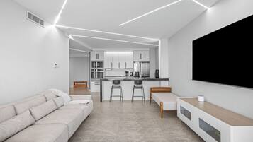 Apartamento superluxo, vista para o mar | TV