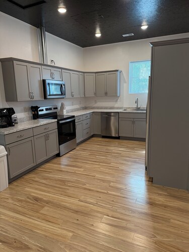 Newly renovated family/pet-friendly Mountain View home